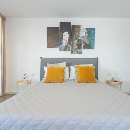 Belvedere Piazzetta House 4* نابولي